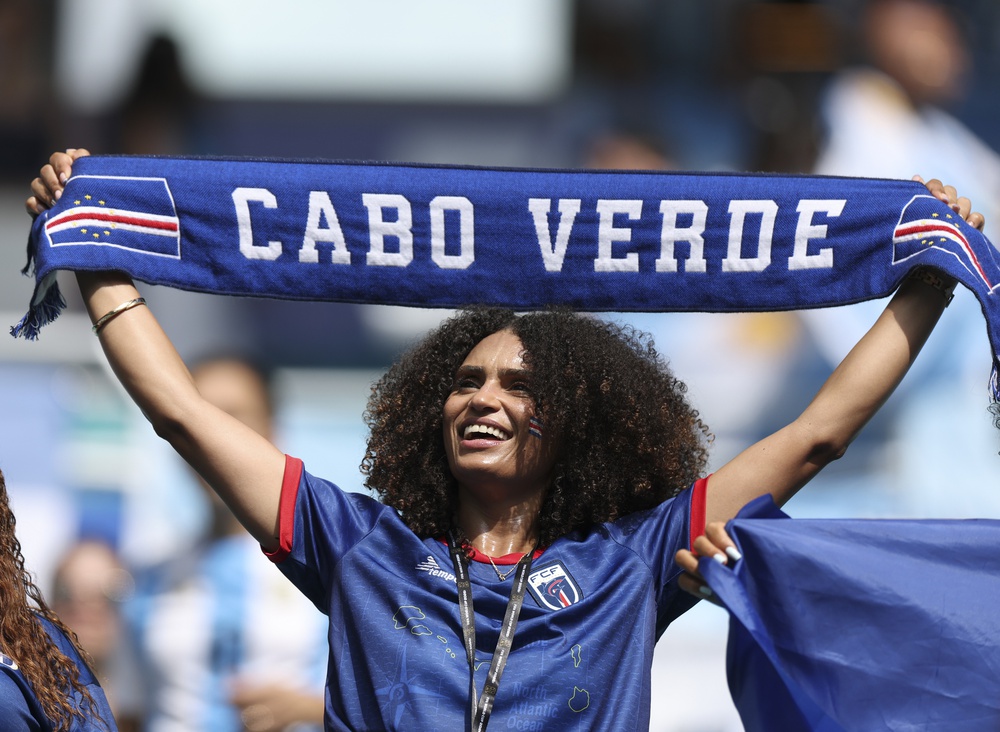 World Cup và bài toán dũng cảm của những nền bóng đá nhỏ - Ảnh 1. World Cup và bài toán dũng cảm của những nền bóng đá nhỏ - Ảnh 1.
