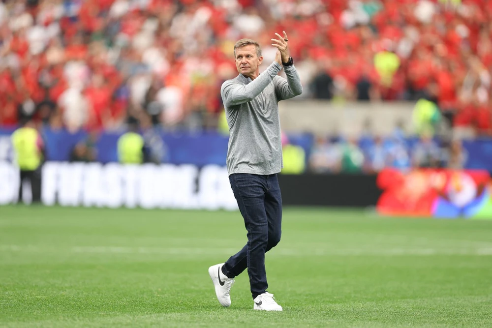 HLV Canada phát ngôn gây sốc sau thất bại tại World Cup 2026: "Tôi vẫn muốn là chúng tôi hơn là Ma rốc" - Ảnh 1. HLV Canada phát ngôn gây sốc sau thất bại tại World Cup 2026: "Tôi vẫn muốn là chúng tôi hơn là Ma rốc" - Ảnh 1.