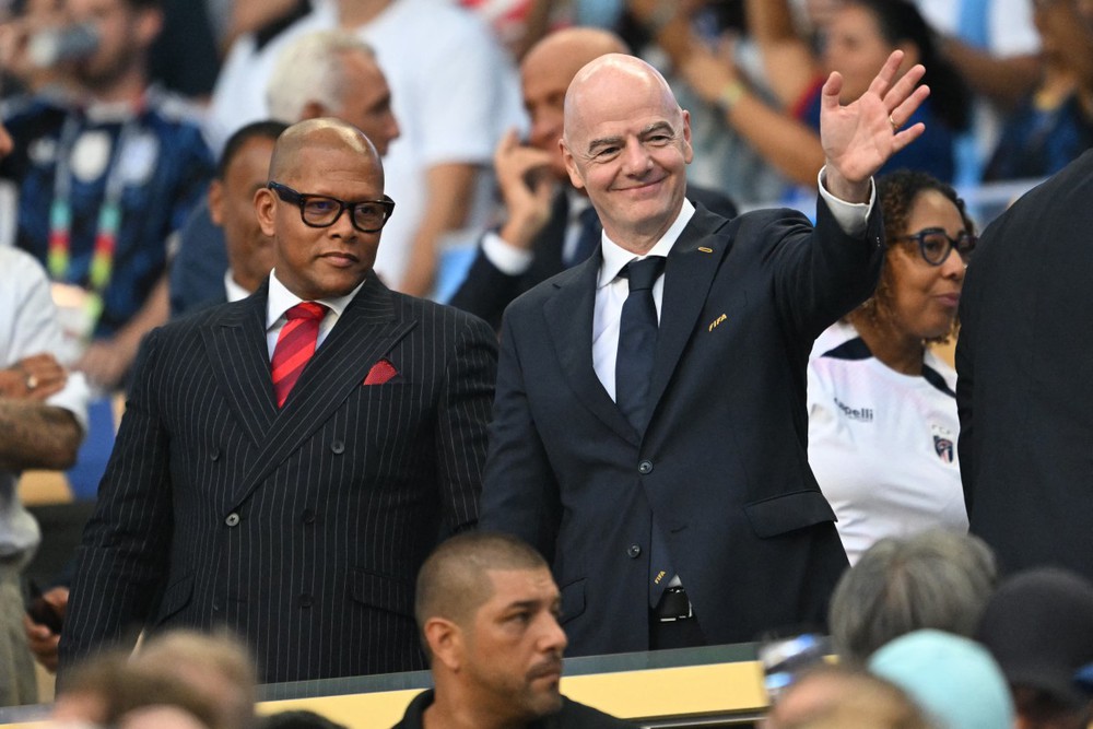 Tin nóng thể thao sáng 4/7: FIFA cân nhắc đổi lịch trận đấu ở vòng 16 đội World Cup 2026, đội Ronaldo có HLV mới - Ảnh 1. Tin nóng thể thao sáng 4/7: FIFA cân nhắc đổi lịch trận đấu ở vòng 16 đội World Cup 2026, đội Ronaldo có HLV mới - Ảnh 1.