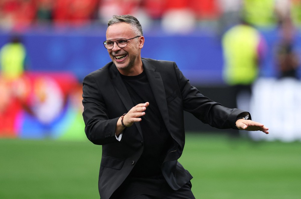 HLV Ma rốc: "Chúng tôi không còn là hiện tượng" World Cup - Ảnh 1. HLV Ma rốc: "Chúng tôi không còn là hiện tượng" World Cup - Ảnh 1.