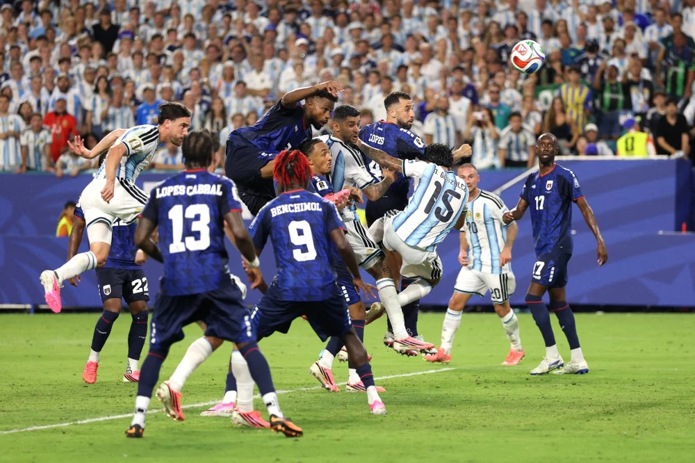 Vì sao Messi không được tính kiến tạo ở trận Argentina thắng Cape Verde? - Ảnh 2. Vì sao Messi không được tính kiến tạo ở trận Argentina thắng Cape Verde? - Ảnh 2.