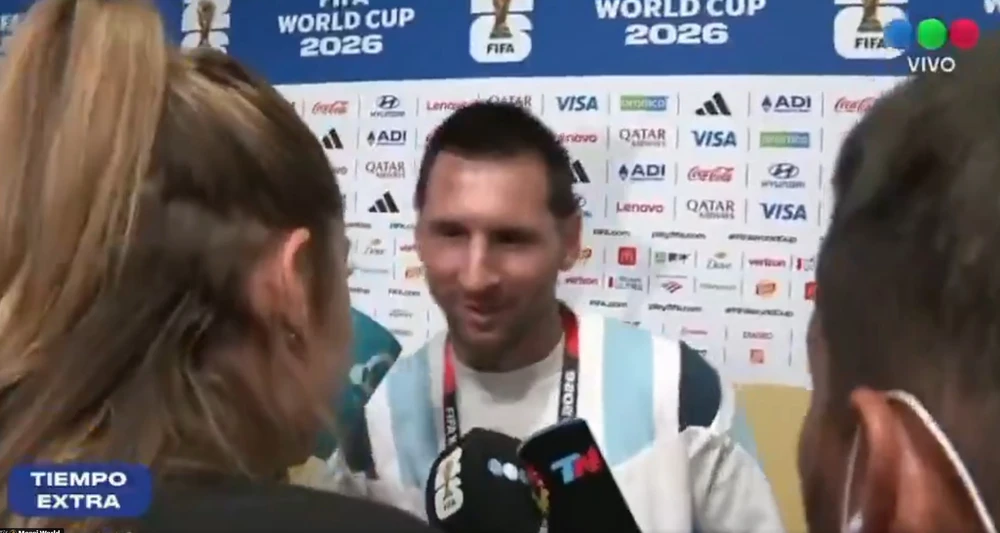 Bị đồn có tình ý với nữ phóng viên, Messi nói thẳng một câu làm tất cả bật cười - Ảnh 2. Bị đồn có tình ý với nữ phóng viên, Messi nói thẳng một câu làm tất cả bật cười - Ảnh 2.