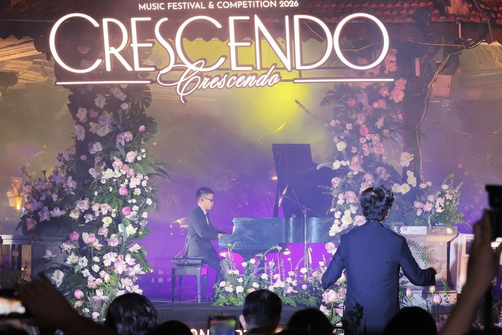 Hà Nội: Chương trình hòa nhạc ngoài trời "Crescendo - Giao hưởng kết nối" - Ảnh 2.