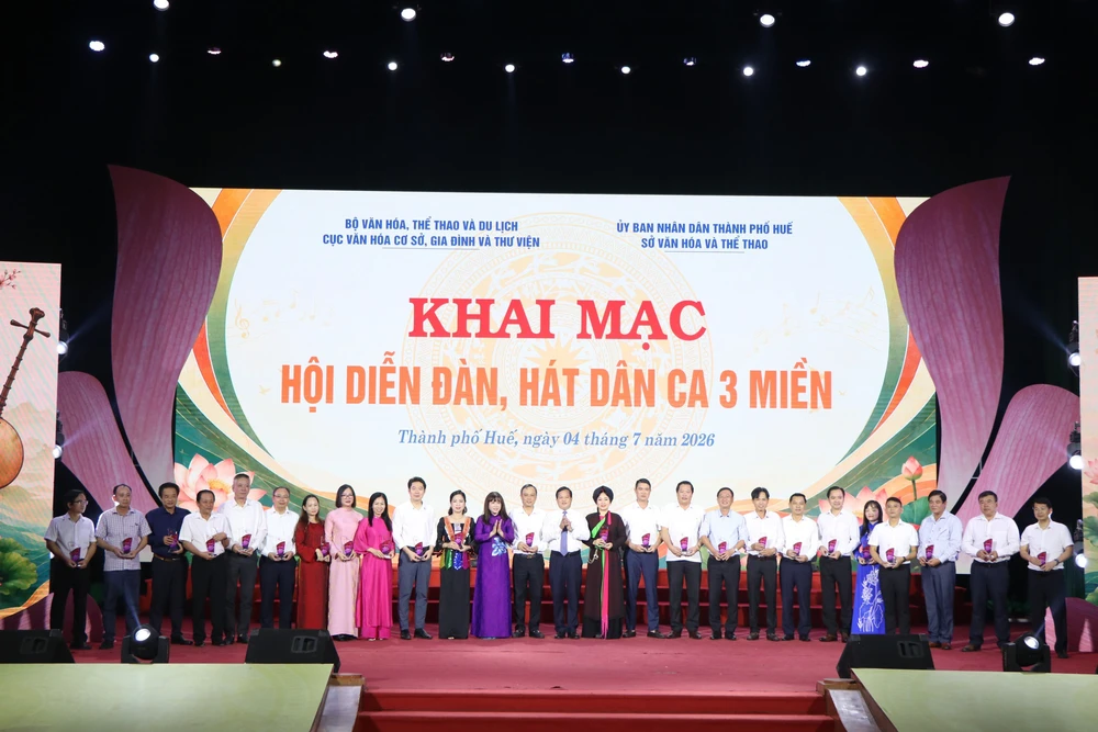 Khai mạc Hội diễn Đàn, hát dân ca 3 miền năm 2026 - Ảnh 1.