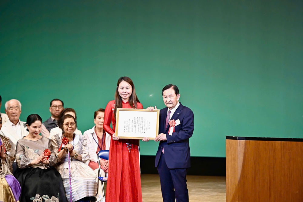 Đại diện Việt Nam là người nước ngoài duy nhất nhận Giải thưởng “Cộng đồng cho Công dân Toàn cầu” 2026 - Ảnh 1. Đại diện Việt Nam là người nước ngoài duy nhất nhận Giải thưởng “Cộng đồng cho Công dân Toàn cầu” 2026 - Ảnh 1.