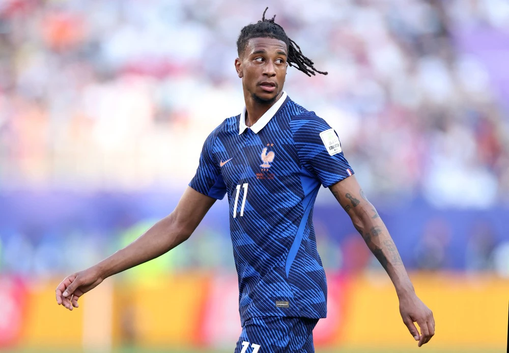 Lý do Olise chọn đá cho ĐT Pháp: Dễ vô địch World Cup hơn so với ĐT Anh - Ảnh 2. Lý do Olise chọn đá cho ĐT Pháp: Dễ vô địch World Cup hơn so với ĐT Anh - Ảnh 2.