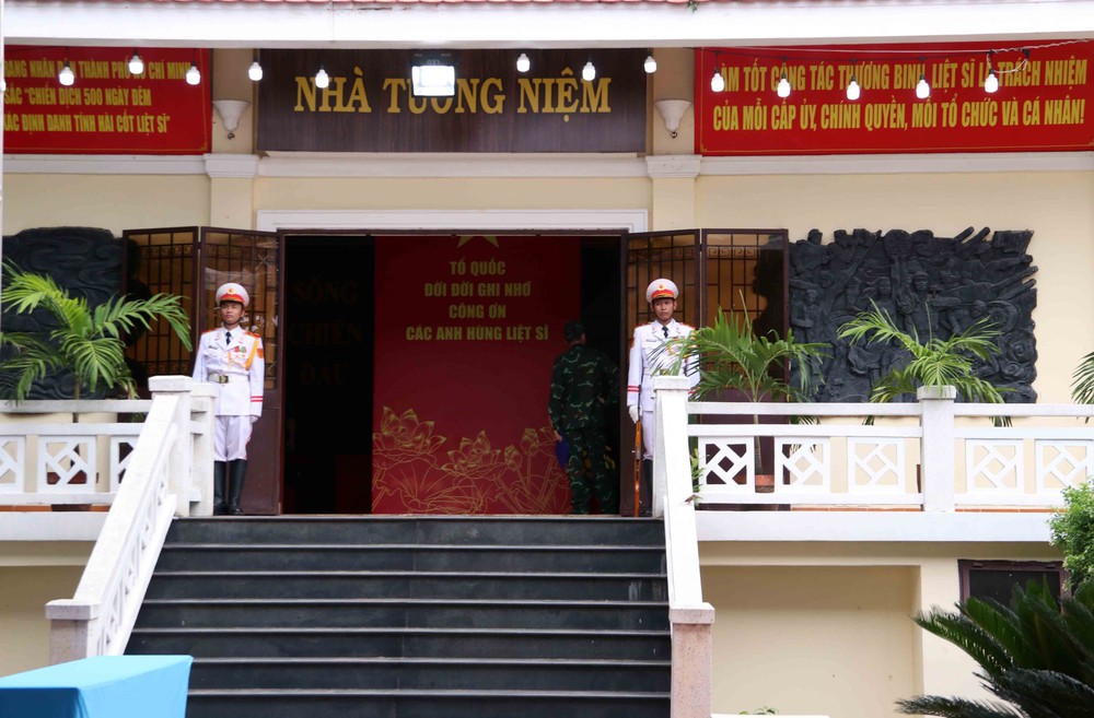 Phó Thủ tướng Phạm Thị Thanh Trà kiểm tra công tác chuẩn bị Lễ triển khai tìm kiếm, quy tập hài cốt liệt sĩ - Ảnh 3. Phó Thủ tướng Phạm Thị Thanh Trà kiểm tra công tác chuẩn bị Lễ triển khai tìm kiếm, quy tập hài cốt liệt sĩ - Ảnh 3.