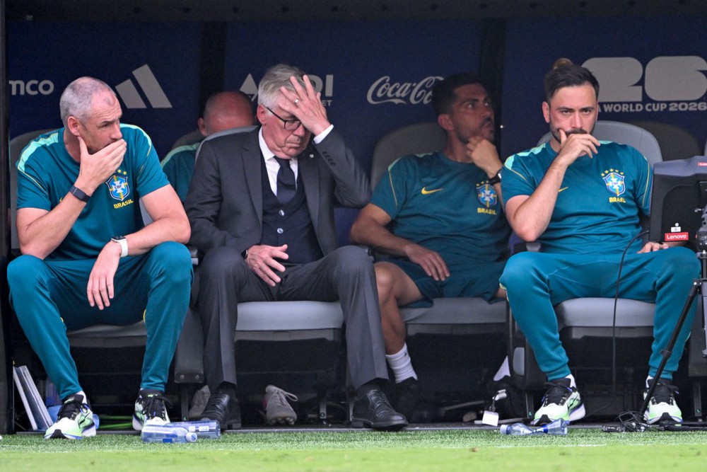 Huyền thoại Brazil đòi sa thải Ancelotti sau trận thua Na Uy: "Tôi sẽ xé bỏ hợp đồng của ông ấy" - Ảnh 1. Huyền thoại Brazil đòi sa thải Ancelotti sau trận thua Na Uy: "Tôi sẽ xé bỏ hợp đồng của ông ấy" - Ảnh 1.