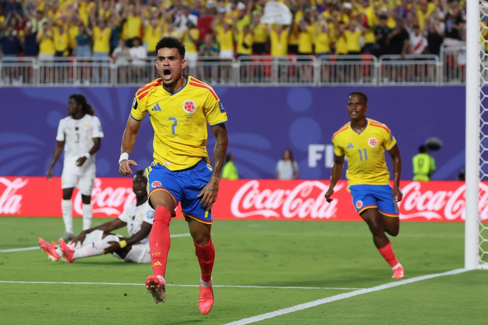 3h00 ngày 8/7, sân BC Place Vancouver, Thụy Sĩ – Colombia: Điệu nhảy hỗn loạn của Luis Diaz - Ảnh 1. 3h00 ngày 8/7, sân BC Place Vancouver, Thụy Sĩ – Colombia: Điệu nhảy hỗn loạn của Luis Diaz - Ảnh 1.