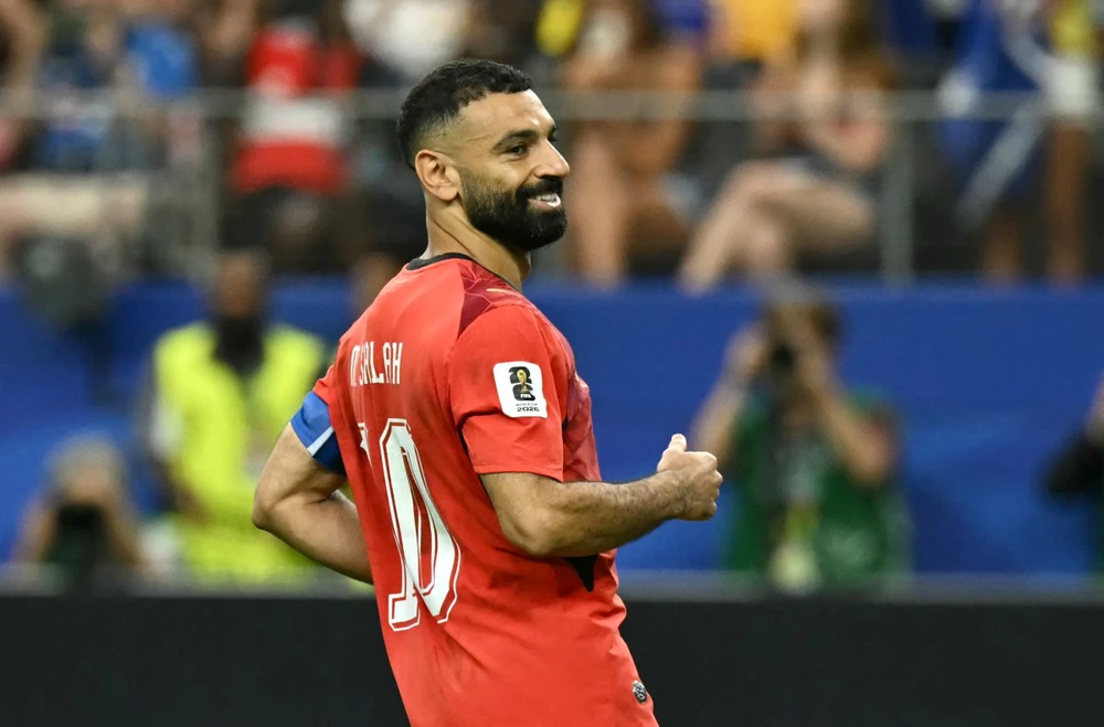 Salah lấy gì để “diện kiến” Messi? - Ảnh 1. Salah lấy gì để “diện kiến” Messi? - Ảnh 1.