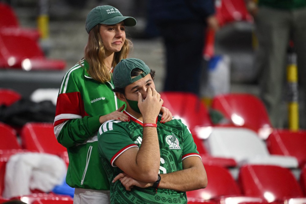 Ochoa bật khóc, các cầu thủ Mexico chết lặng khi khép lại giấc mơ World Cup 2026 - Ảnh 4. Ochoa bật khóc, các cầu thủ Mexico chết lặng khi khép lại giấc mơ World Cup 2026 - Ảnh 4.