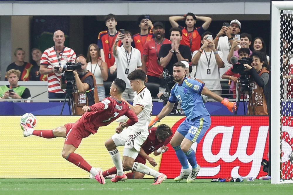 Nhà báo Anh Ngọc: Ronaldo, tạm biệt và cảm ơn, trong ngày Tây Ban Nha chiến thắng - Ảnh 2. Ronaldo