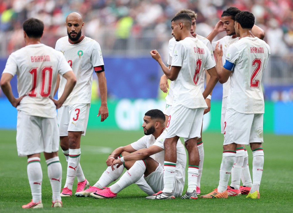 Đội tuyển Morocco đứng trước nguy cơ mất ngôi sao tấn công Ismael Saibari trong cuộc đối đầu với Pháp tại tứ kết World Cup 2026 sau khi chân sút đang đạt phong độ cao này dính chấn thương ở chiến thắng 3-0 trước Canada. Ảnh: AFP Đội tuyển Morocco đứng trước nguy cơ mất ngôi sao tấn công Ismael Saibari trong cuộc đối đầu với Pháp tại tứ kết World Cup 2026 sau khi chân sút đang đạt phong độ cao này dính chấn thương ở chiến thắng 3-0 trước Canada. Ảnh: AFP