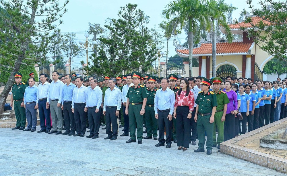 Chiến dịch 500 ngày đêm: Lấy mẫu giám định 1.324 mộ liệt sĩ chưa xác định danh tính - Ảnh 2. Chiến dịch 500 ngày đêm: Lấy mẫu giám định 1.324 mộ liệt sĩ chưa xác định danh tính - Ảnh 2.
