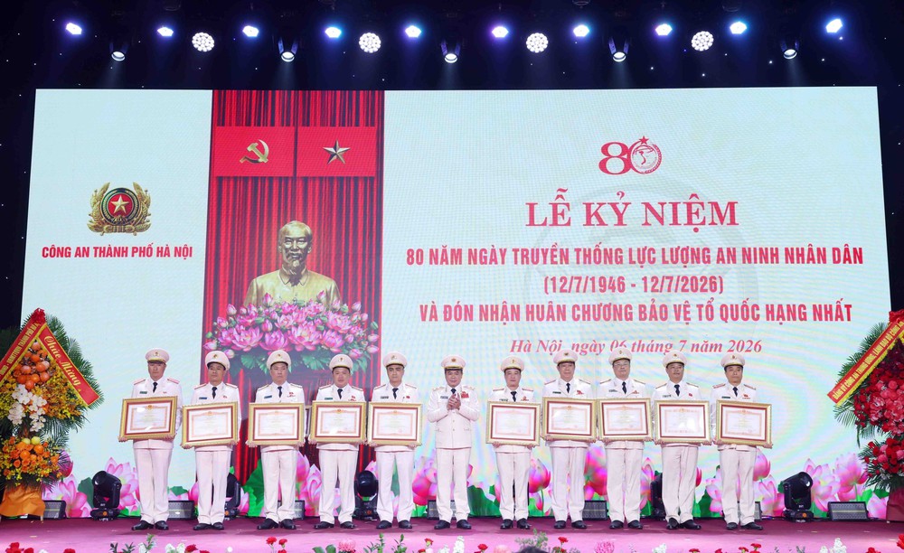 Công an Hà Nội kỷ niệm 80 năm Ngày truyền thống lực lượng An ninh nhân dân - Ảnh 8. Công an Hà Nội kỷ niệm 80 năm Ngày truyền thống lực lượng An ninh nhân dân - Ảnh 8.