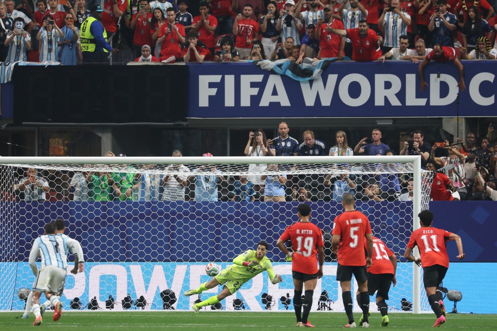 Thơ World Cup: Những bất ngờ World Cup - Ảnh 1.
