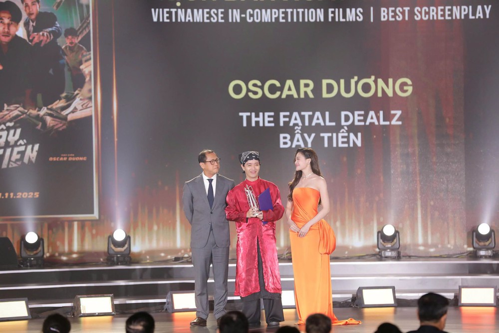Oscar Dương: Giải thưởng DANAFF là "phép màu" với "Bẫy tiền" - Ảnh 1. Oscar Dương: Giải thưởng DANAFF là "phép màu" với "Bẫy tiền" - Ảnh 1.