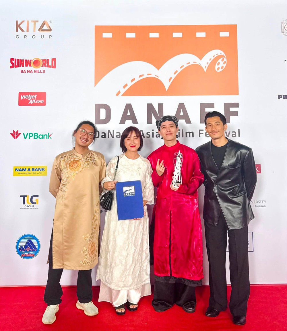 Oscar Dương: Giải thưởng DANAFF là "phép màu" với "Bẫy tiền" - Ảnh 2. Oscar Dương: Giải thưởng DANAFF là "phép màu" với "Bẫy tiền" - Ảnh 2.