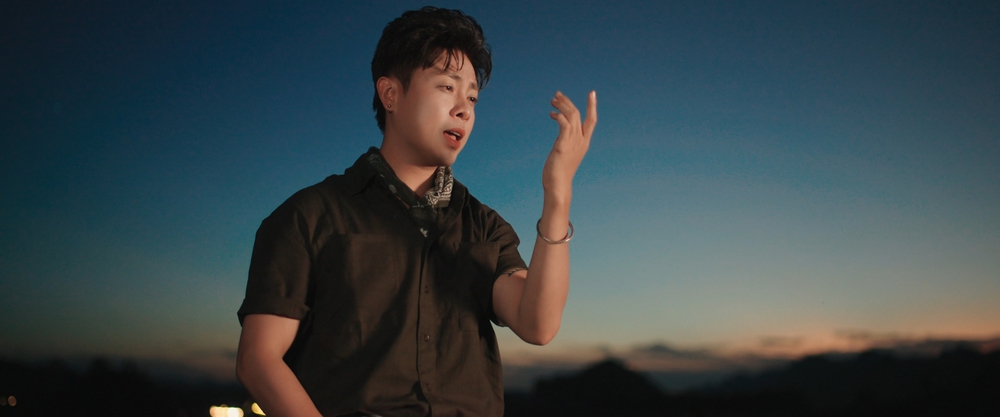 Hoàng Hà Cương làm mới bản hit của Nguyên Hà "Nhắm mắt thấy mùa hè" - Ảnh 4. Hoàng Hà Cương làm mới bản hit của Nguyên Hà "Nhắm mắt thấy mùa hè" - Ảnh 4.