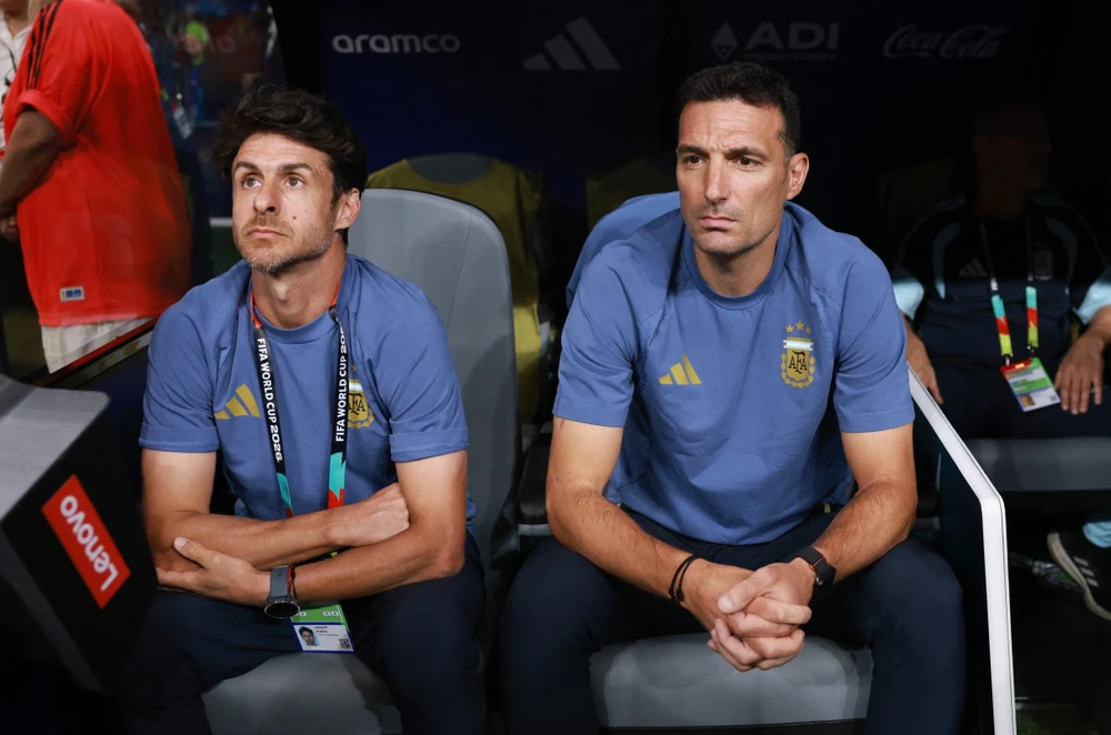 HLV Argentina bật khóc, nói lời thật lòng sau khi ngược dòng nghẹt thở trước Ai Cập ở World Cup 2026 - Ảnh 2. HLV Argentina bật khóc, nói lời thật lòng sau khi ngược dòng nghẹt thở trước Ai Cập ở World Cup 2026 - Ảnh 2.