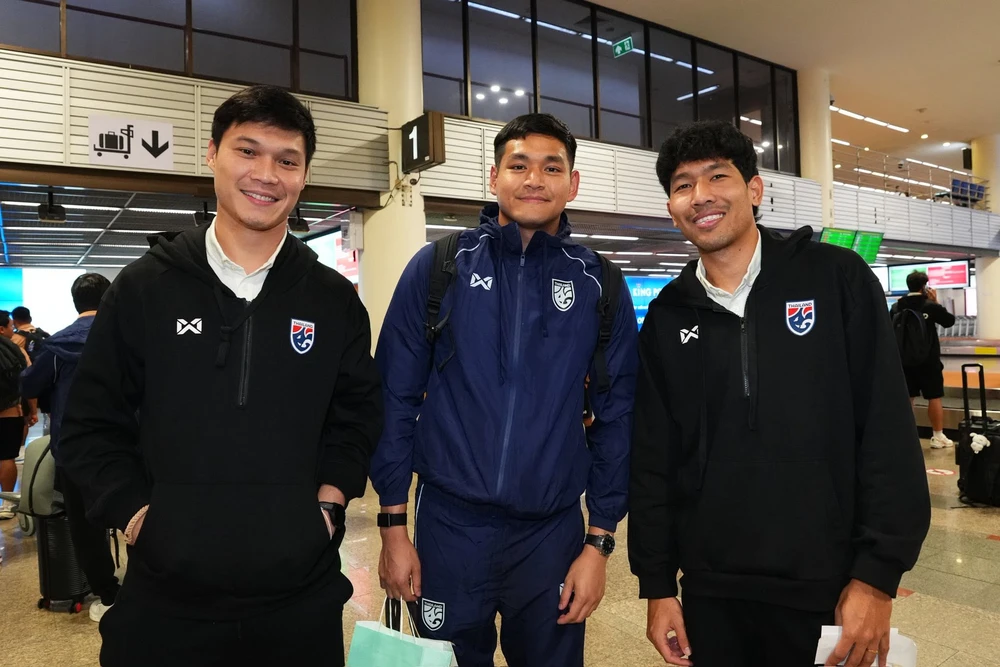 HLV tuyển Thái Lan livestream công bố danh sách dự Asean Cup - Ảnh 2. HLV tuyển Thái Lan livestream công bố danh sách dự Asean Cup - Ảnh 2.