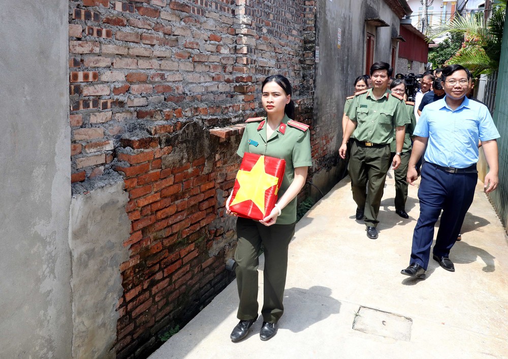 Phục dựng ảnh liệt sỹ - nối dài hành trình tri ân - Ảnh 2. Phục dựng ảnh liệt sỹ - nối dài hành trình tri ân - Ảnh 2.