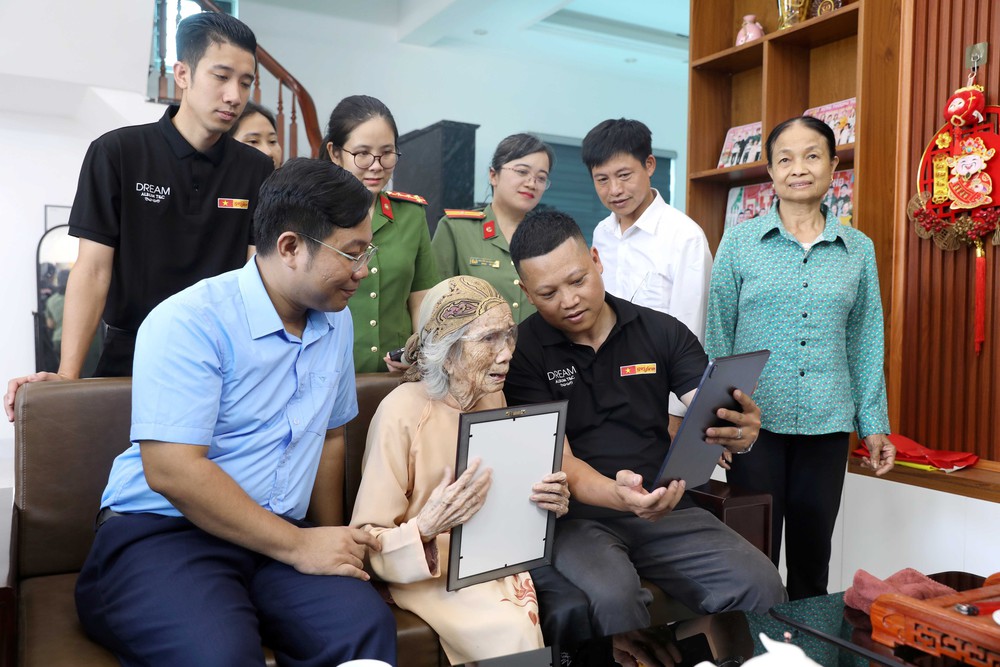 Phục dựng ảnh liệt sỹ - nối dài hành trình tri ân - Ảnh 3. Phục dựng ảnh liệt sỹ - nối dài hành trình tri ân - Ảnh 3.