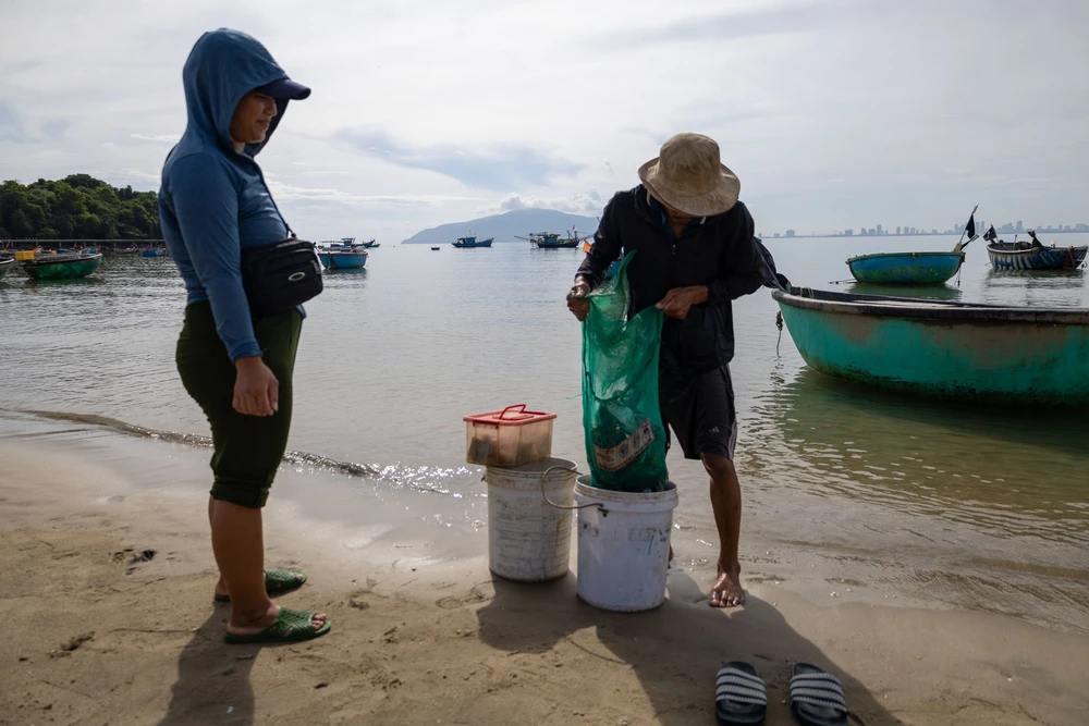 Nước mắm Nam Ô - Nét đặc trưng làng biển cổ - Ảnh 5.