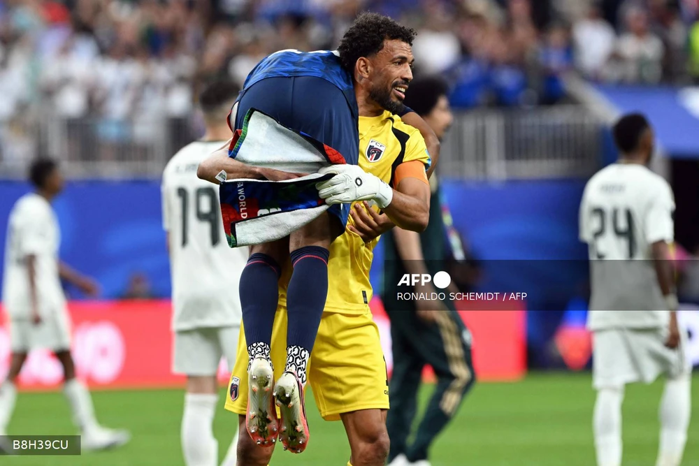 Tin nóng thể thao tối 7/7: Harry Kane gặp "chấn thương" vì ăn mừng, Thương vụ Vozinha đến Việt Nam đổ bể - Ảnh 2.