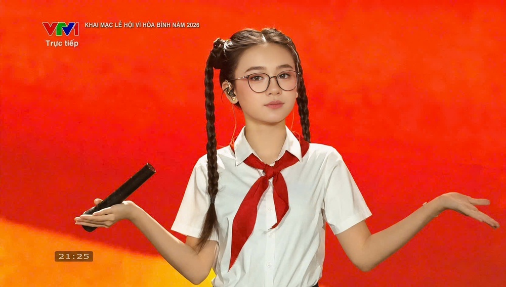 Ca sĩ nhí Kim Cương ghi dấu ấn tại Lễ hội Vì Hòa bình 2026 với ba màn trình diễn - Ảnh 1.