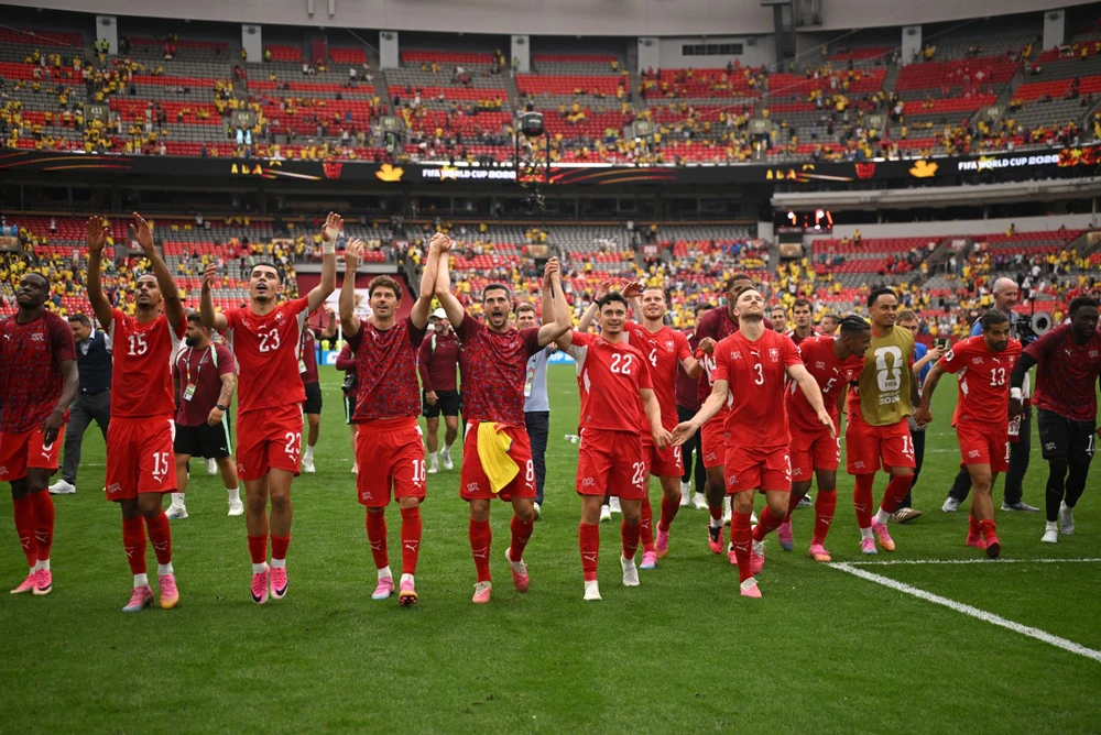 World Cup 2026 24h: Sao Thụy Sĩ tuyên bố không đá luân lưu nữa sau 3 lần sút hỏng - Ảnh 1.