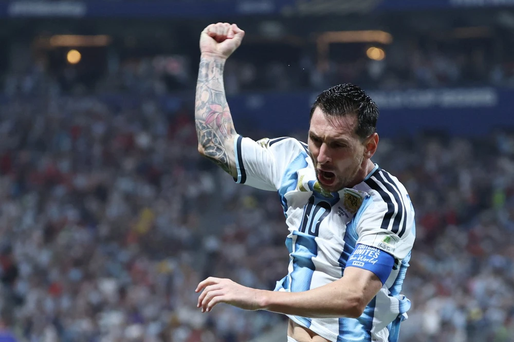 Vì sao Messi thường xuyên sút hỏng 11m? - Ảnh 3.
