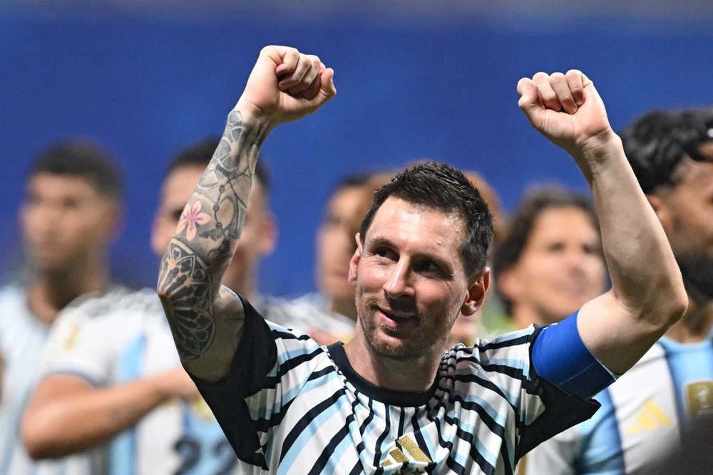 Huyền thoại bóng đá Brazil ca ngợi Messi: 'Chẳng còn gì mới để nói. Thật là cầu thủ phi thường' - Ảnh 2. Huyền thoại bóng đá Brazil ca ngợi Messi: 'Chẳng còn gì mới để nói. Thật là cầu thủ phi thường' - Ảnh 2.