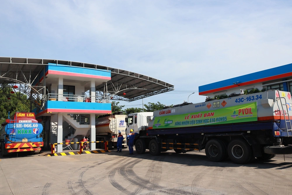 Xăng E10: Dấu ấn tiên phong của Petrovietnam trong nửa đầu năm 2026 - Ảnh 1. Xăng E10: Dấu ấn tiên phong của Petrovietnam trong nửa đầu năm 2026 - Ảnh 1.