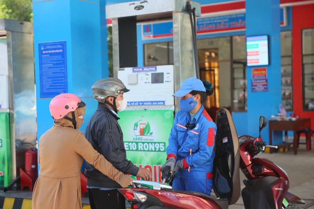Xăng E10: Dấu ấn tiên phong của Petrovietnam trong nửa đầu năm 2026 - Ảnh 2. Xăng E10: Dấu ấn tiên phong của Petrovietnam trong nửa đầu năm 2026 - Ảnh 2.