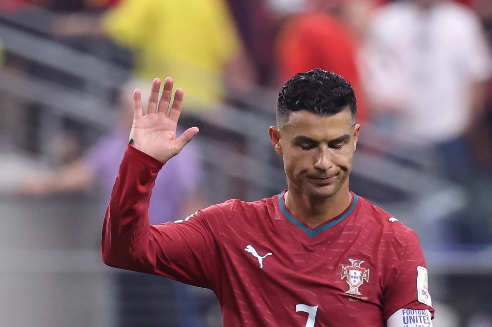 Ronaldo không gặp người hâm mộ, lên chuyên cơ riêng ngay khi trở về Bồ Đào Nha - Ảnh 2.