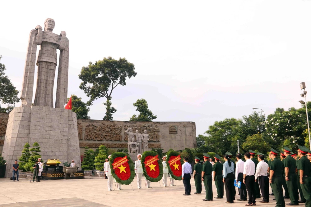 Thủ tướng yêu cầu đẩy mạnh thực hiện tìm kiếm, quy tập và xác định danh tính hài cốt liệt sĩ - Ảnh 3.