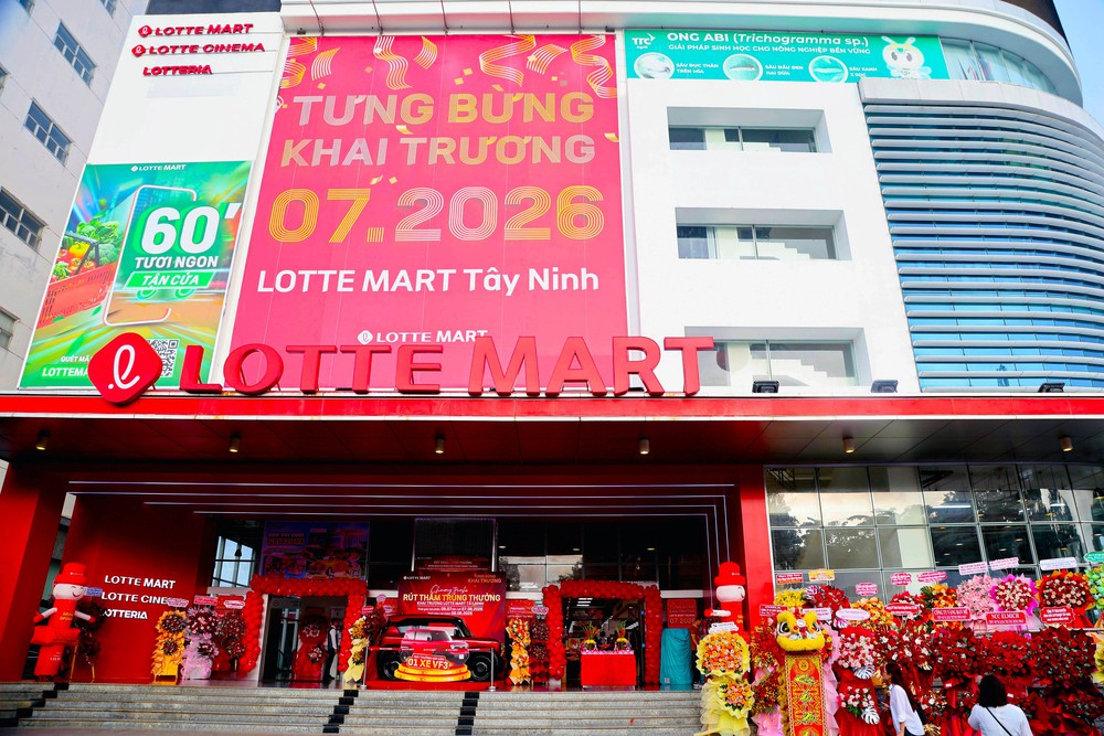 Khai trương LOTTE MART Tây Ninh, khách hàng có cơ hội trúng ô tô VinFast VF3 - Ảnh 1. Khai trương LOTTE MART Tây Ninh, khách hàng có cơ hội trúng ô tô VinFast VF3 - Ảnh 1.