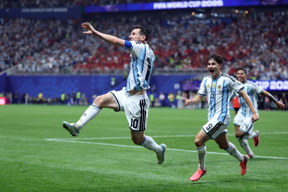 Đội hình dự kiến Argentina vs Thụy Sĩ (tứ kết World Cup 2026): Messi lĩnh xướng hàng công - Ảnh 2. Đội hình dự kiến Argentina vs Thụy Sĩ (tứ kết World Cup 2026): Messi lĩnh xướng hàng công - Ảnh 2.