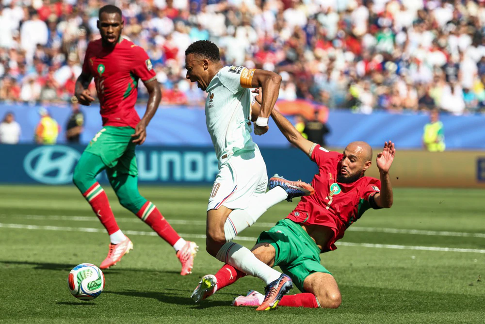 TRỰC TIẾP bóng đá Pháp 0-0 Morocco: Mbappe đá hỏng phạt đền (H1) - Ảnh 3. TRỰC TIẾP bóng đá Pháp 0-0 Morocco: Mbappe đá hỏng phạt đền (H1) - Ảnh 3.