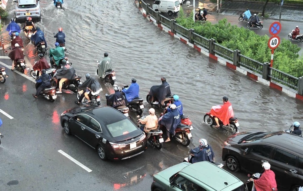 Thời tiết ngày 10/7: Nhiều khu vực có mưa lớn cục bộ - Ảnh 1. Thời tiết ngày 10/7: Nhiều khu vực có mưa lớn cục bộ - Ảnh 1.