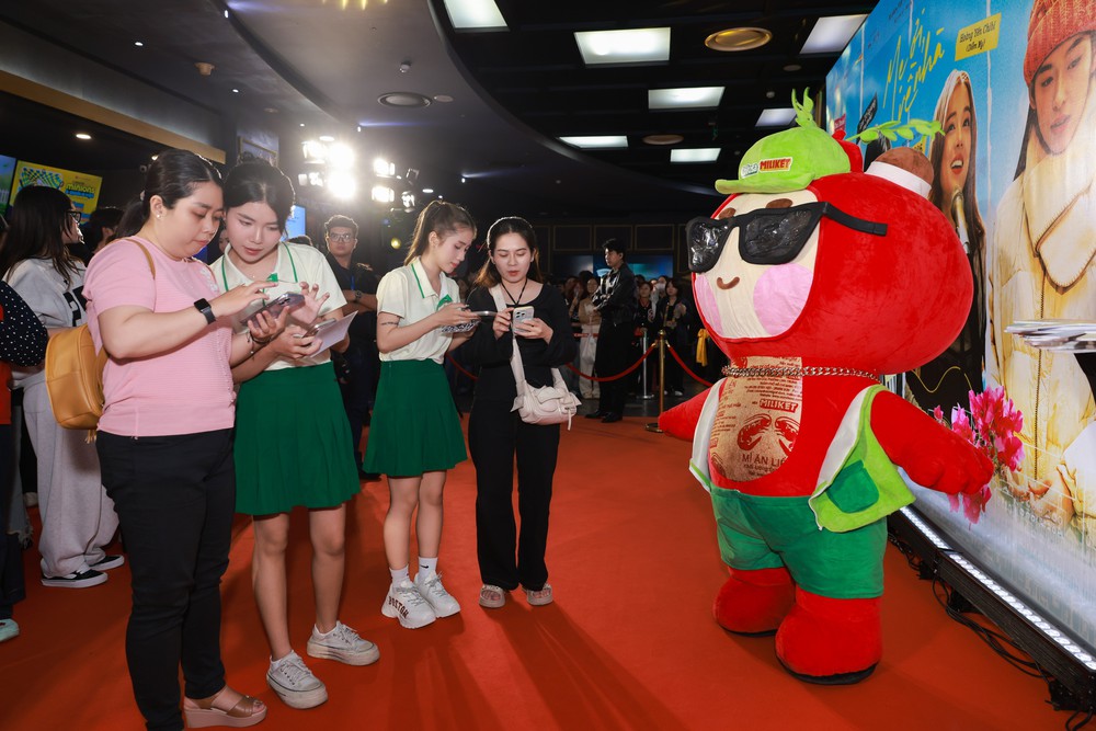 Mì "Hai Tôm" Miliket bất ngờ xuất hiện trên màn ảnh Hàn – Việt: Điểm chạm cảm xúc đầy bất ngờ - Ảnh 2. Mì "Hai Tôm" Miliket bất ngờ xuất hiện trên màn ảnh Hàn – Việt: Điểm chạm cảm xúc đầy bất ngờ - Ảnh 2.