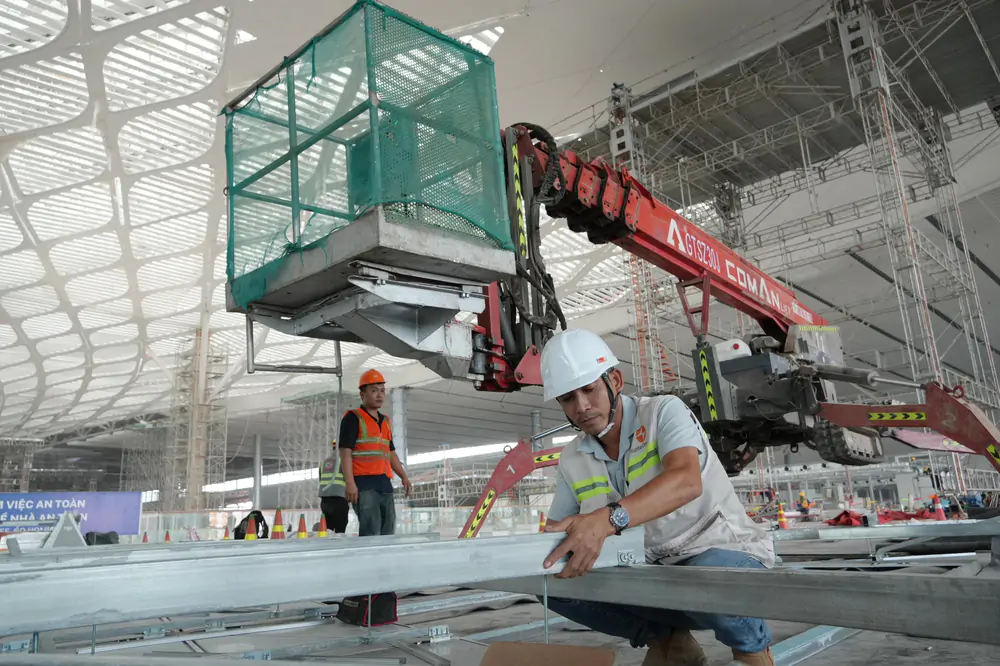 Tập trung hoàn thiện nhà ga sẵn sàng vận hành thử nghiệm sân bay long Thành - Ảnh 6.
