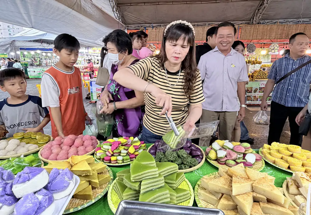 Tinh hoa bánh dân gian tại Ngày hội Bánh dân gian Nam Bộ - An Giang 2026 - Ảnh 13. Tinh hoa bánh dân gian tại Ngày hội Bánh dân gian Nam Bộ - An Giang 2026 - Ảnh 13.