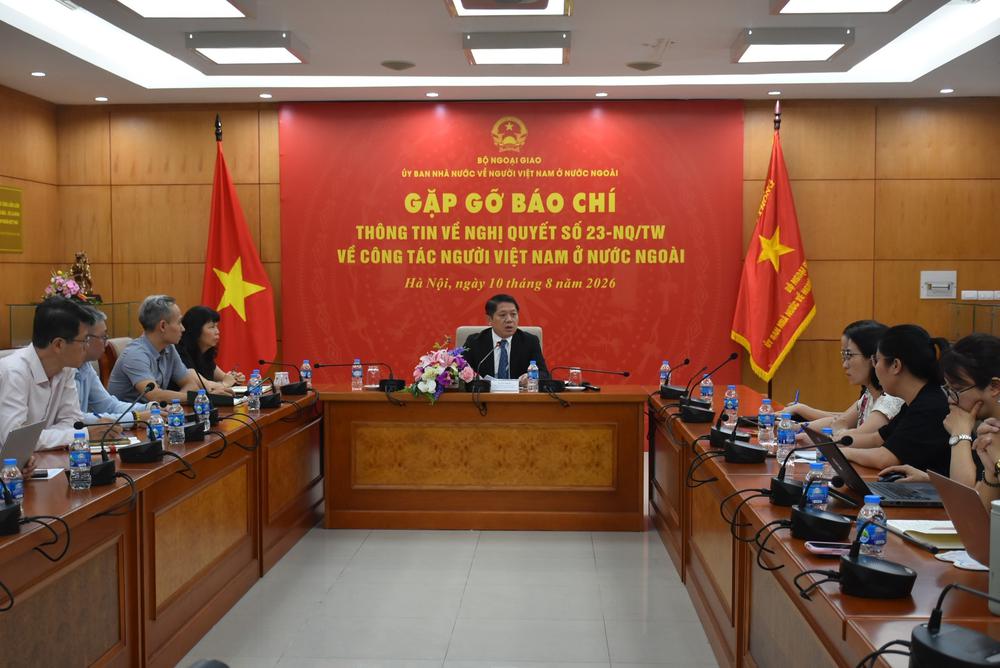 Nghị quyết số 23-NQ/TW: Hình thành 4 mạng lưới kết nối trí thức, chuyên gia người Việt Nam ở nước ngoài - Ảnh 2.