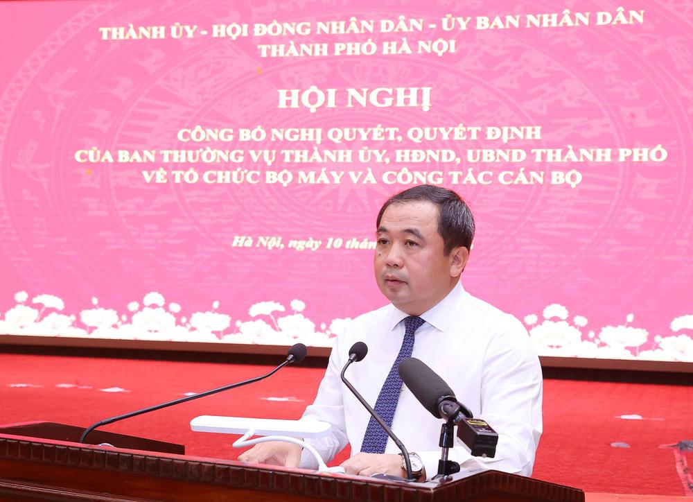 Hà Nội công bố 47 quyết định về công tác cán bộ sau sắp xếp bộ máy - Ảnh 1. Hà Nội công bố 47 quyết định về công tác cán bộ sau sắp xếp bộ máy - Ảnh 1.