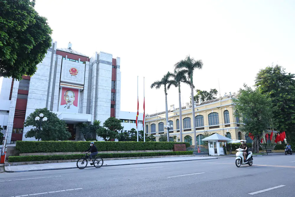 Việt Nam để Quốc tang đồng chí Chủ tịch Quốc hội Lào Xaysomphone Phomvihane - Ảnh 8. Việt Nam để Quốc tang đồng chí Chủ tịch Quốc hội Lào Xaysomphone Phomvihane - Ảnh 8.