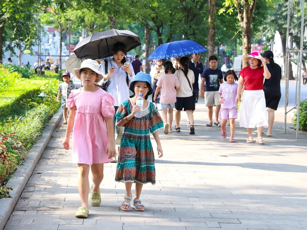 Từ ngày 14/8, nắng nóng ở Bắc Bộ có xu hướng dịu dần - Ảnh 1.
