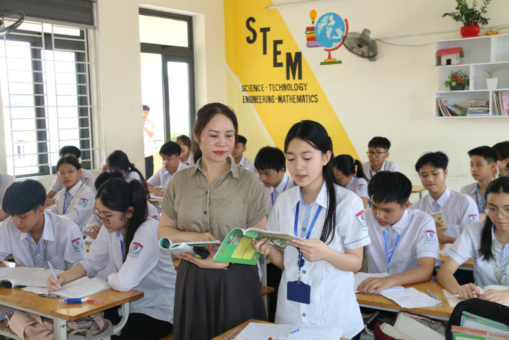 Hà Nội chủ động bảo đảm sách giáo khoa cho năm học mới 2026-2027 - Ảnh 1. Hà Nội chủ động bảo đảm sách giáo khoa cho năm học mới 2026-2027 - Ảnh 1.