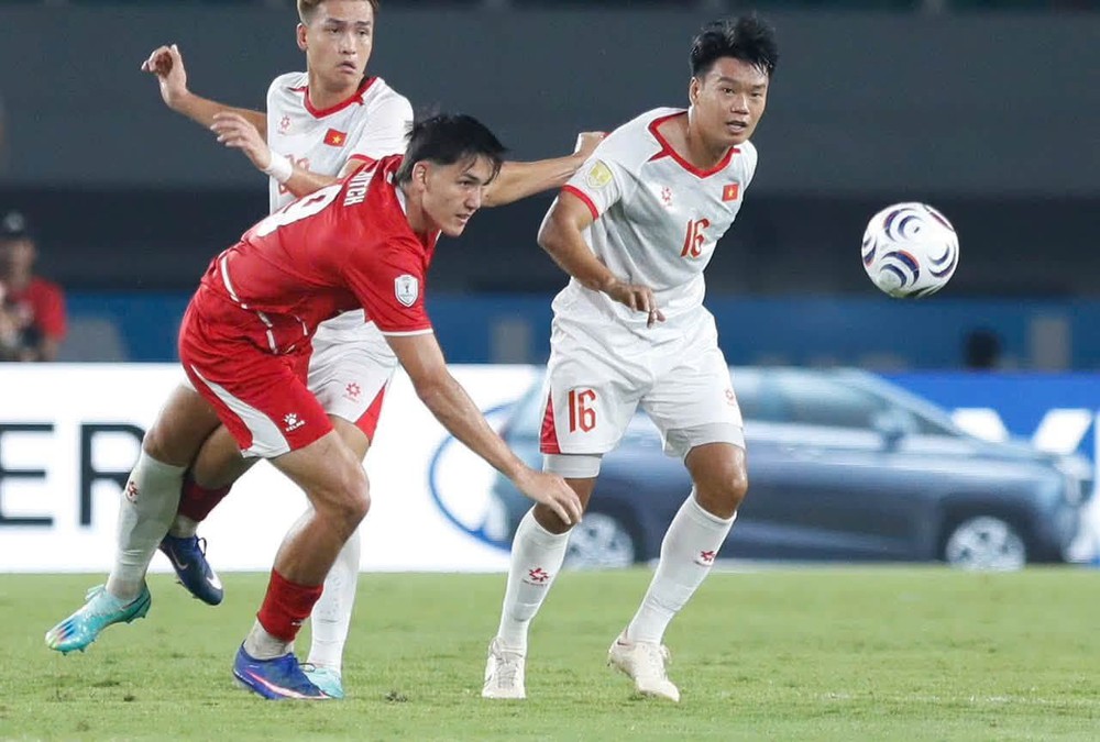 Thành Chung, “tấm khiên thép” đưa tuyển Việt Nam tiến bước tại ASEAN Cup 2026. Ảnh: FBNV Thành Chung, “tấm khiên thép” đưa tuyển Việt Nam tiến bước tại ASEAN Cup 2026. Ảnh: FBNV